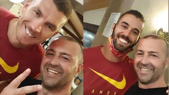 Il proprietario del ristorante Catullo di Torino con Dzeko e Spinazzola. Foto Instagram @catullotorino