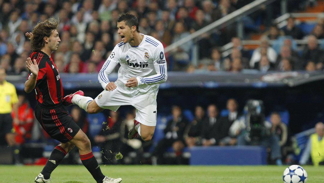 Andrea Pirlo e Cristiano Ronaldo avversari in un Real Madrid-Milan. Ap 