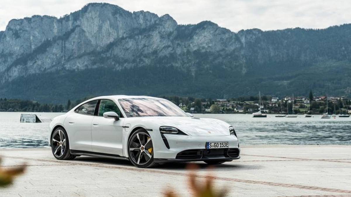 Porsche Taycan: 400 Audi employees to help production