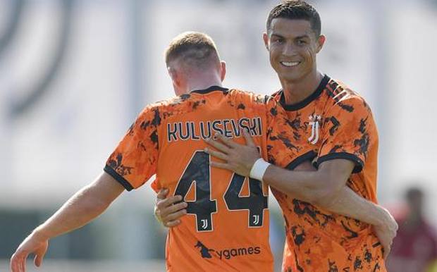 Dejan Kulusevski e Cristiano Ronaldo. Getty
