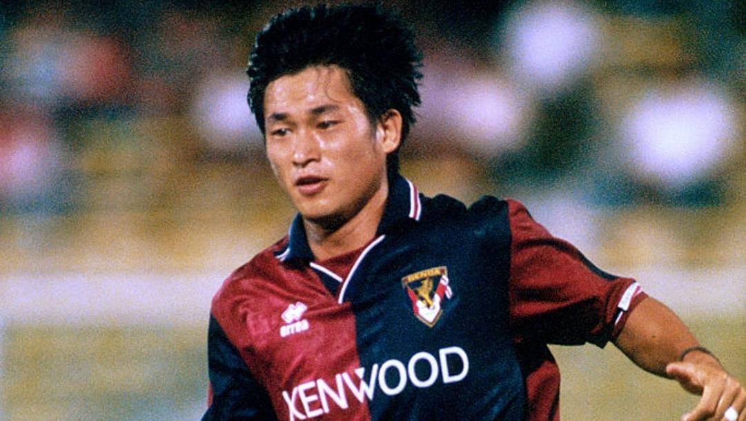 Kazu Miura con la maglia del Genoa 