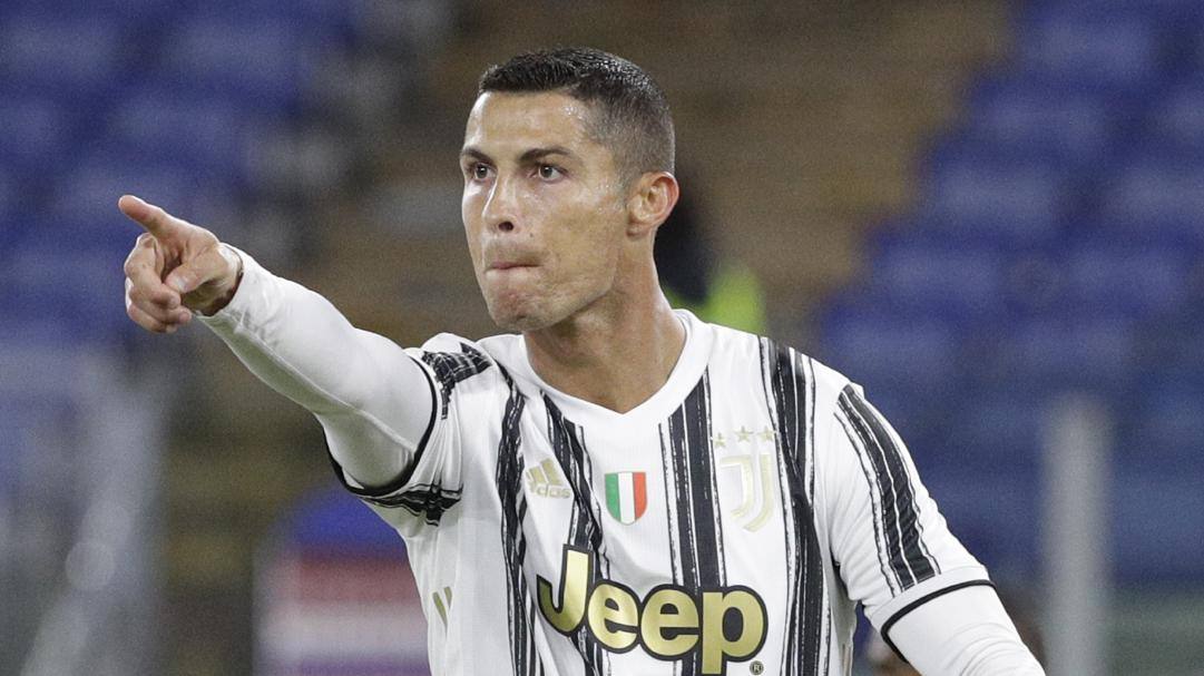 Cristiano Ronaldo, 35 anni, il calciatore più pagato della Serie A. Ap 