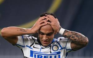 Genoa Inter Lautaro Sostituito Prende A Pugni La Panchina La Gazzetta Dello Sport