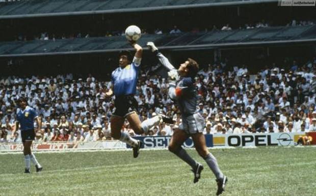 La “mano de Dios”, ovvero il gol all’Inghilterra a Messico ‘86 La “mano de Dios”, ovvero il gol all’Inghilterra a Messico ‘86