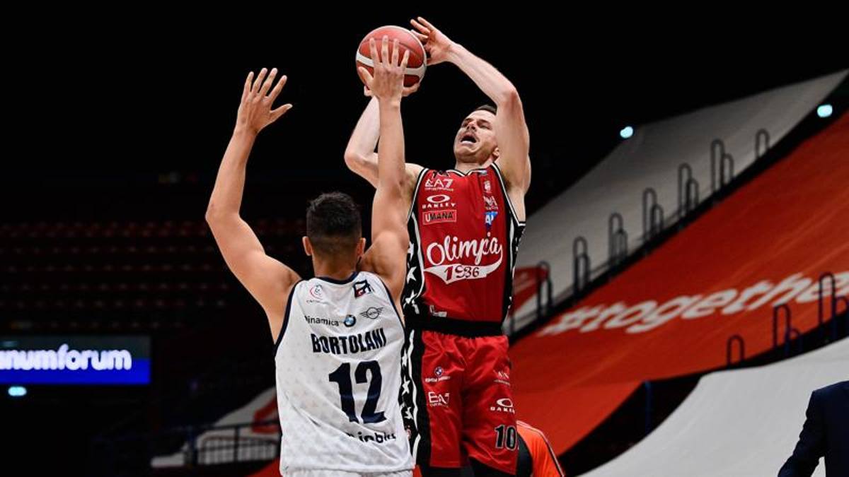 Coronavirus, numerosi casi positivi: l’Olimpia interrompe l’attività