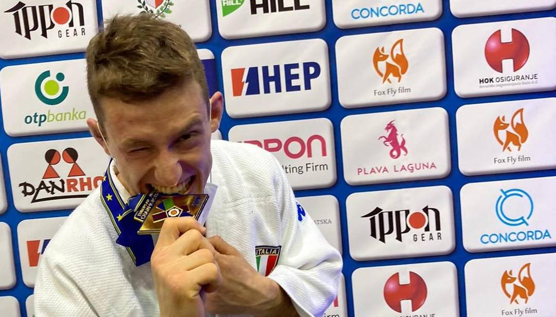 Mattia Miceli con la medaglia d'oro ai Campionati Europei U23 