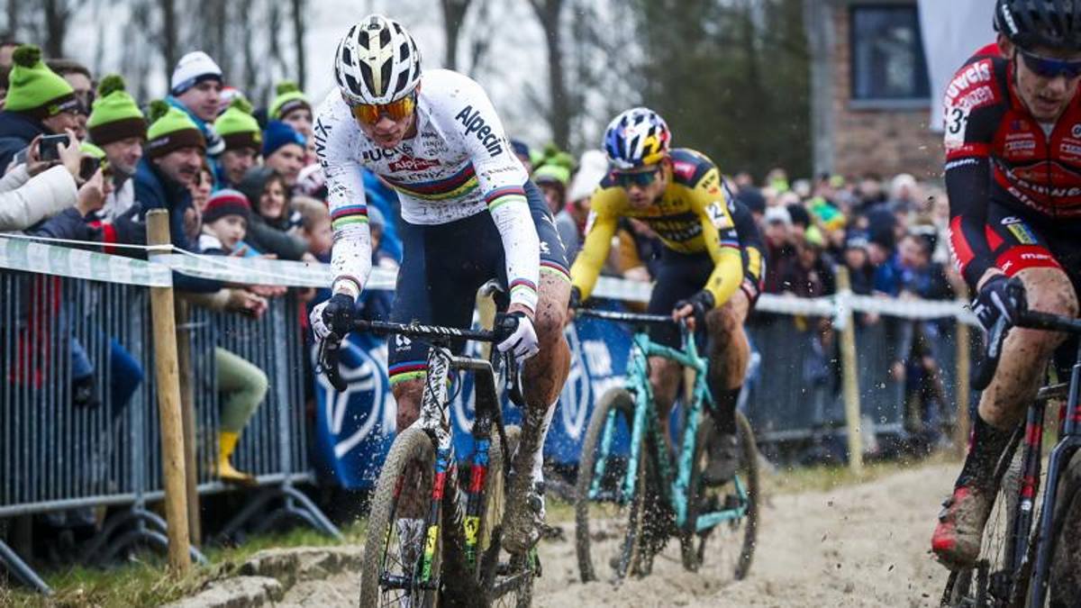 Con Van Aert e Van der Poel la strada vincente parte dal cross