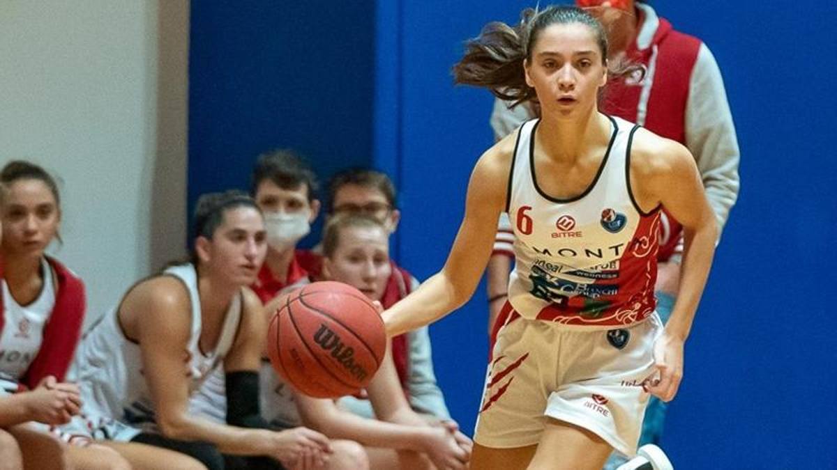 Fa 36 punti in A-1 a meno di 16 anni: Matilde Villa fa impazzire il basket