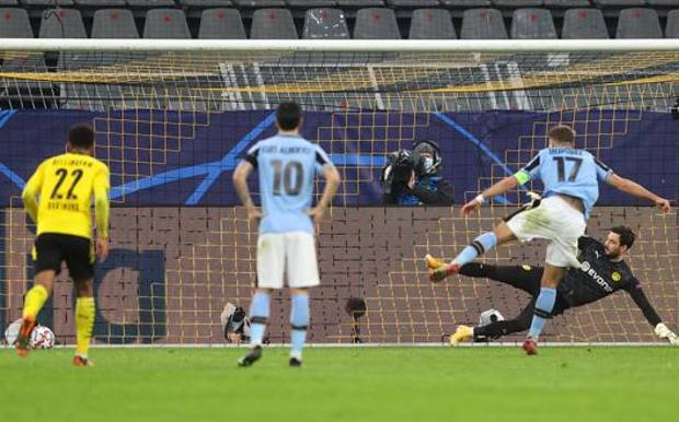 Il rigore trasformato da Immobile. Getty Images Il rigore trasformato da Immobile. Getty Images