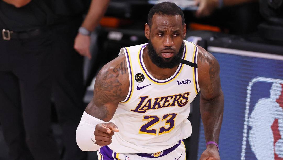 LeBron James, 35 anni, ai Lakers dal 2018. Epa 
