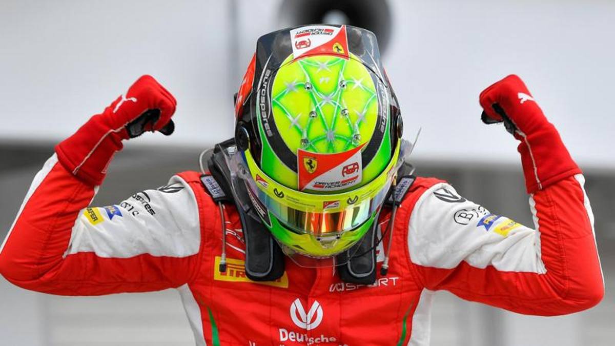 F.2, Mick Schumacher champion!  In Bahrain he is 18th but Ilott does not recover