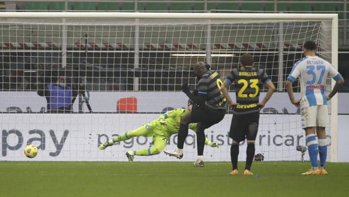 Il decisivo rigore di Romelu Lukaku al 73’. Ap Il decisivo rigore di Romelu Lukaku al 73'. Ap