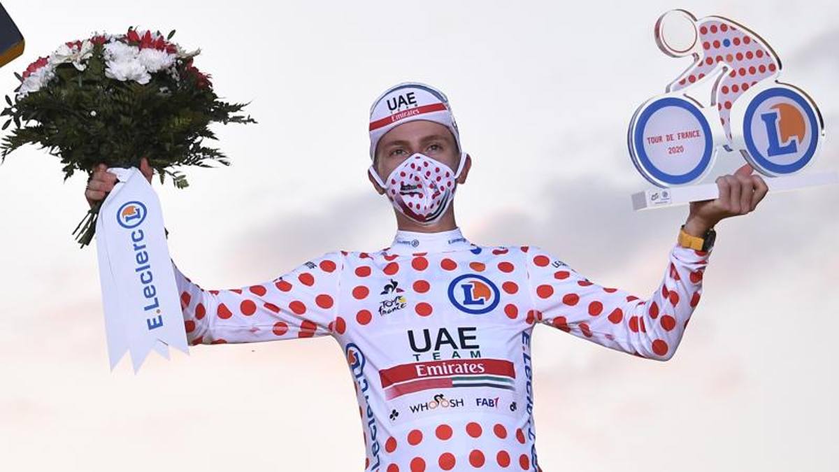 Pogacar campione anche di generosità: all’asta la maglia a pois per aiutare la sua Lubiana
