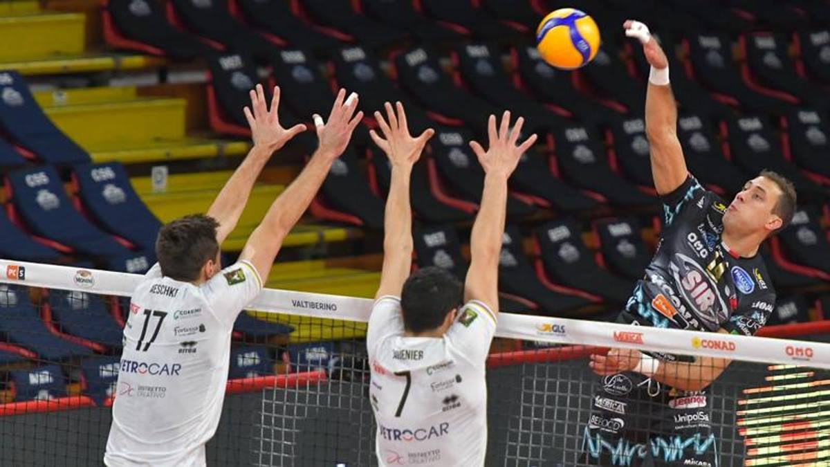 Superlega: la coppia Leon-Atanasijevic stende Verona e Perugia allunga