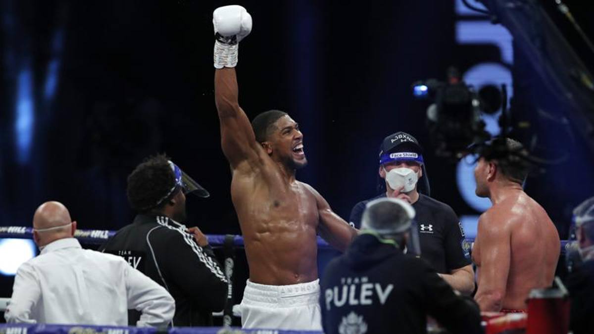 Anthony Joshua challenges Fury and helps the gyms not close