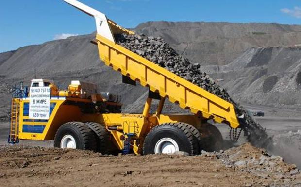 Costruito dalla bielorussa Belaz, è impiegato in tre esemplari nelle miniere di carbone della Siberia 