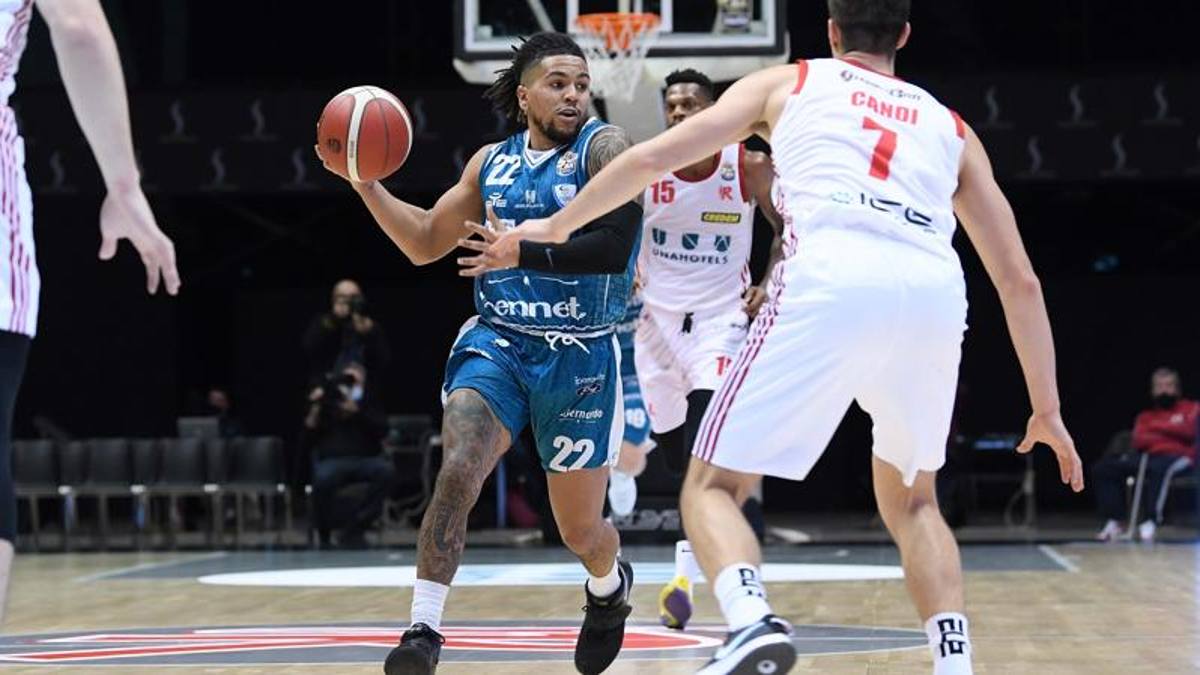 Blitz di Cantù: Reggio Emilia battuta in casa