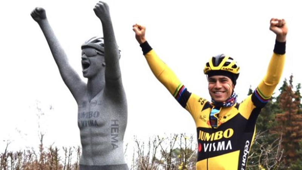 La Bianchi e Van Aert: dirsi addio con una statua in regalo