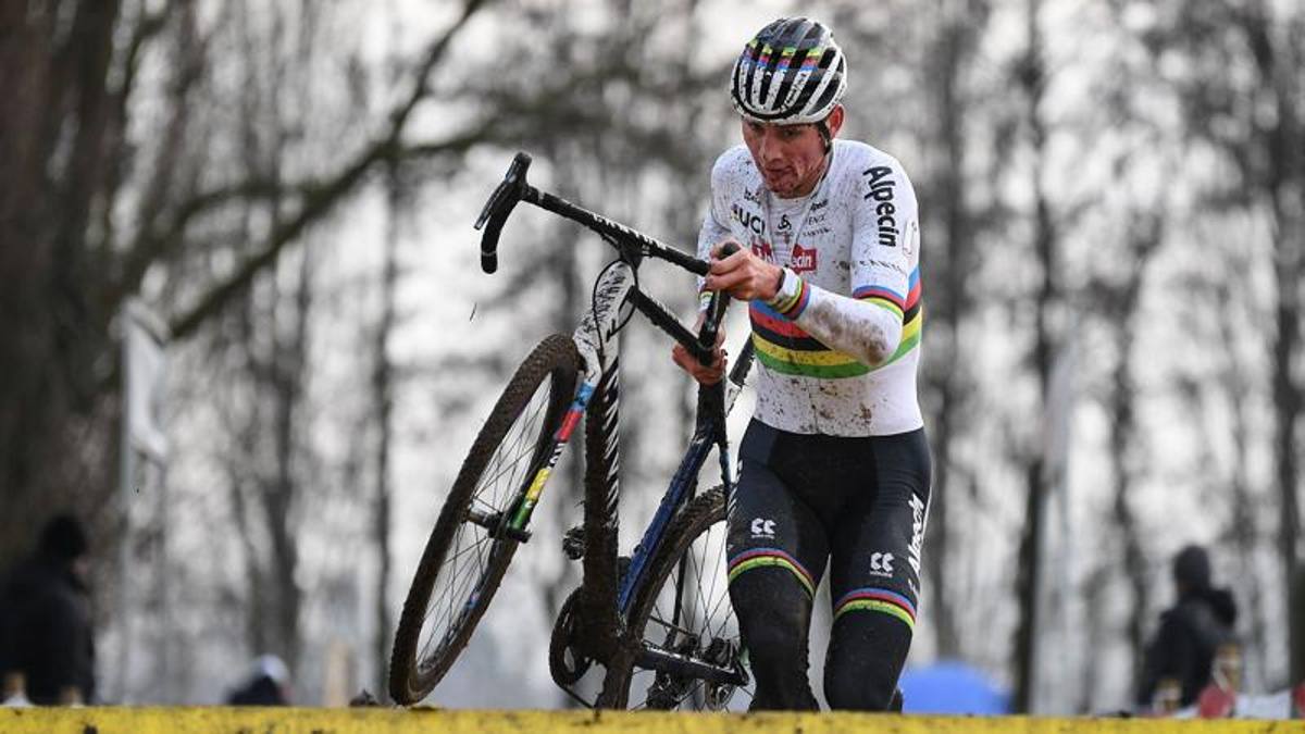 Van der Poel fenomenale nel ciclocross: nel 2021 è già doppietta