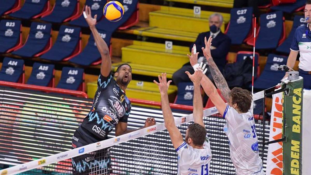 Corsa scudetto, i nuovi playoff e le regole: come si prepara la Superlega