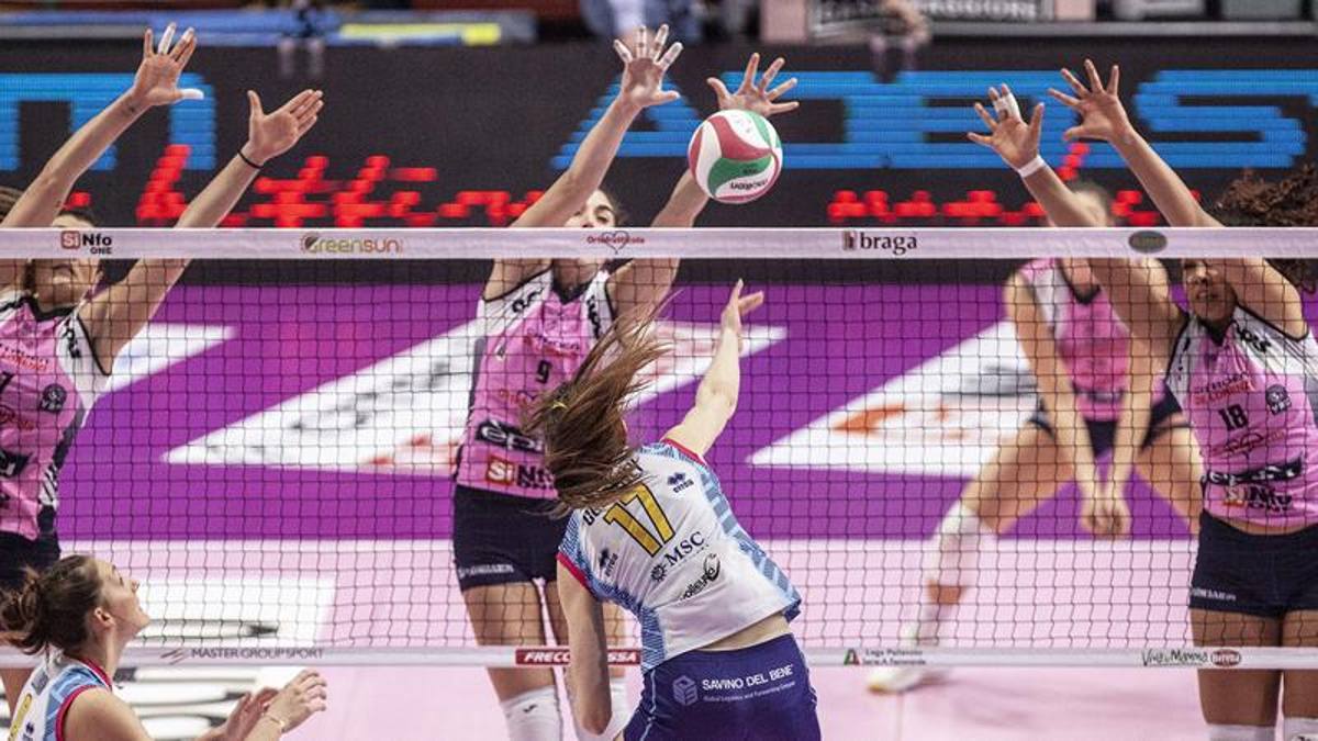 A-1 donne: Courtney scatenata, Scandicci piega Casalmaggiore
