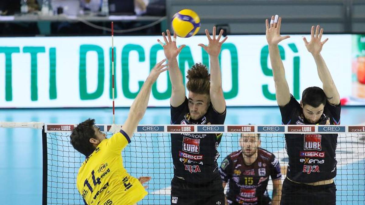 Superlega, che fatica Civitanova con Modena