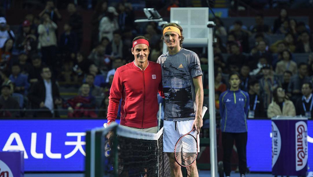 Sascha Zverev e Roger Federer. Afp 
