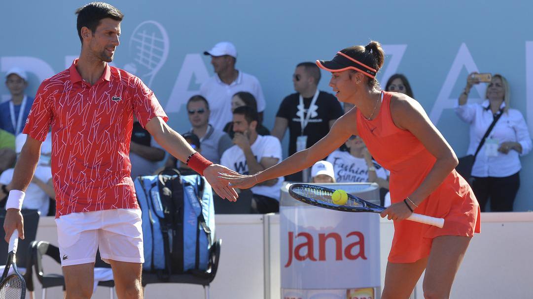 Novak Djokovic in doppio con Olga Danilovic 