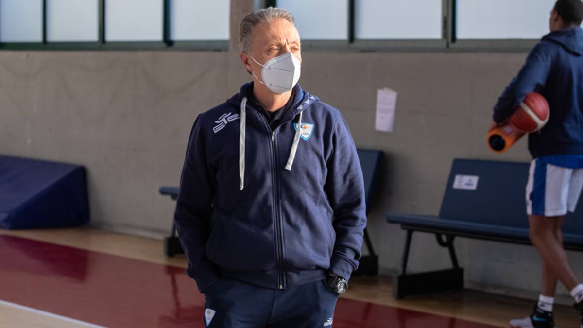 Bucchi lancia la sua Cantù: “Ci salveremo“