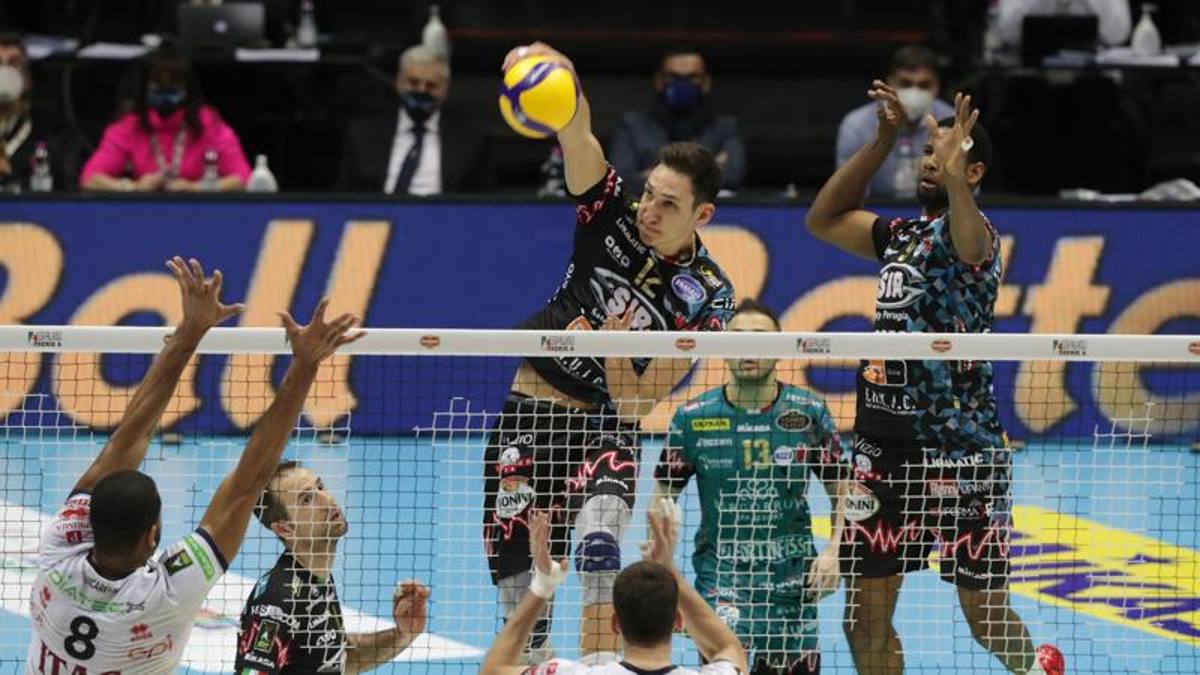 Coppa Italia, extraterrestre Leon: Perugia in finale con Civitanova