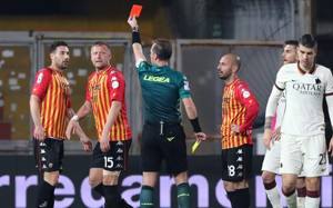 Benevento Roma 0 0 Espulso Glik Ma Inzaghi Resiste La Gazzetta Dello Sport