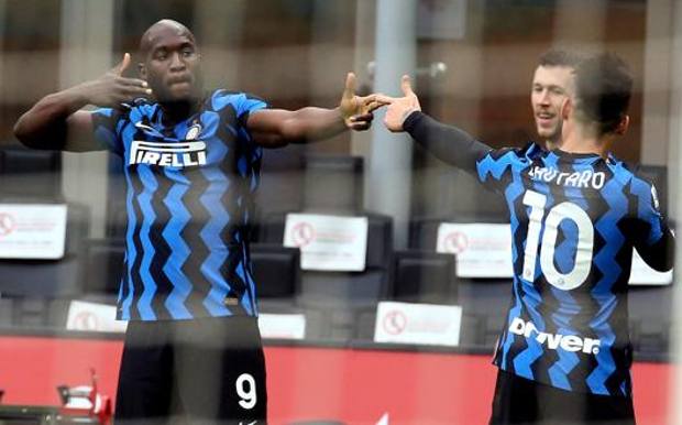 Romelu Lukaku festeggia con Lautaro Martinez Romelu Lukaku festeggia con Lautaro Martinez