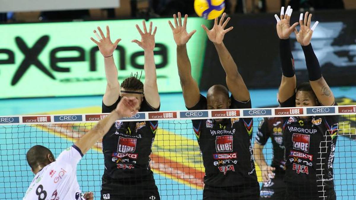 Semifinale Superlega: Lucarelli show, Trento passa a Civitanova