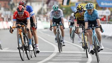 Ciclismo Giro Dei Paesi Baschi Tappa A Izagirre Mcnulty Strappa La Maglia A Roglic La Gazzetta Dello Sport