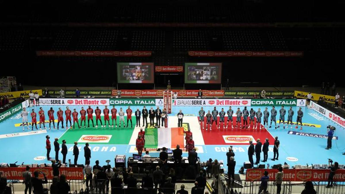 Basket e volley in coro: “Con gli stadi riapriamo anche i palazzetti“