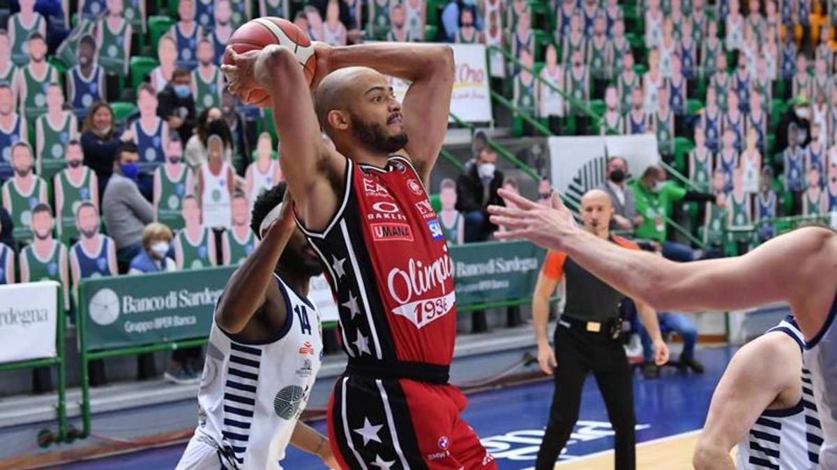 Brindisi sbanca Pesaro e resta capolista. Milano passa a Sassari