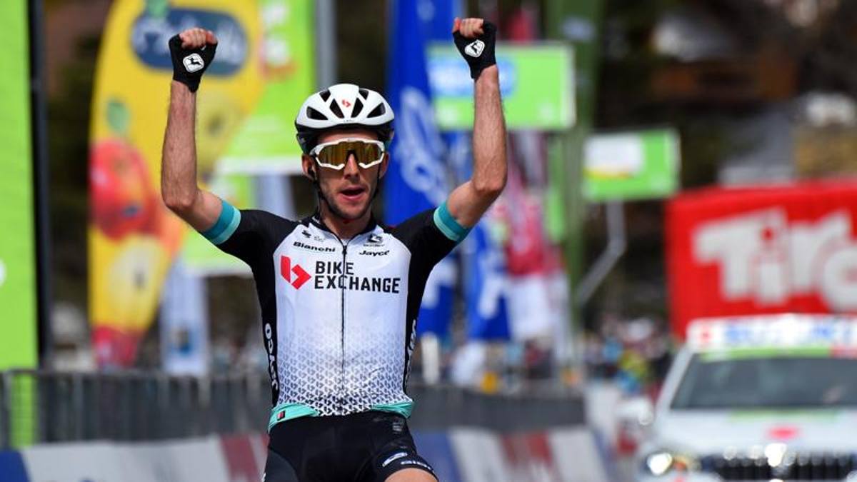 Tour of the Alps, che numero di Simon Yates! Si prende tappa e maglia