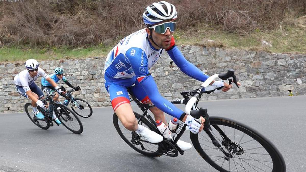 Pinot, il primo test in salita al Tour of the Alps è negativo: perde 12', Giro a rischio