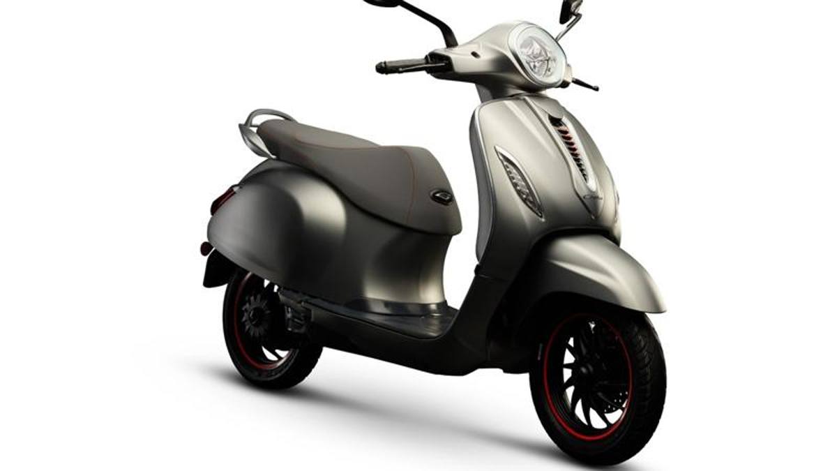 The Indian scooter debuts in electric version: here is the Bajaj Chetak ...