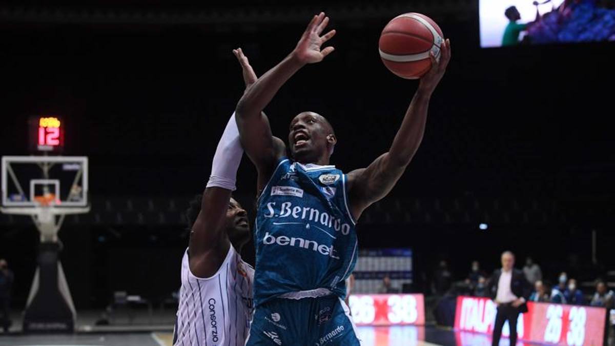 Brescia passa a Cremona. Cantù cade in casa Fortitudo e retrocede
