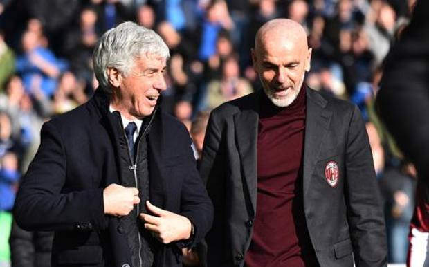 Gian Piero Gasperini, 63 anni, con Stefano Pioli, 55. Ansa 