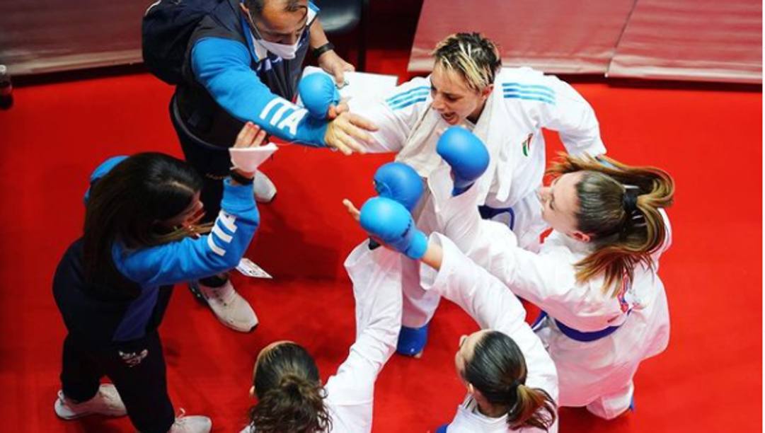 La squadra femminile di kumite in lizza per il bronzo 