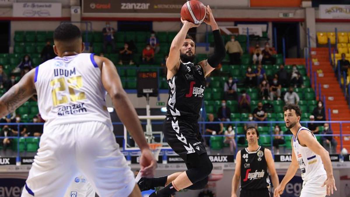Teodosic e Belinelli irresistibili: la Virtus passa a Brindisi in gara-1