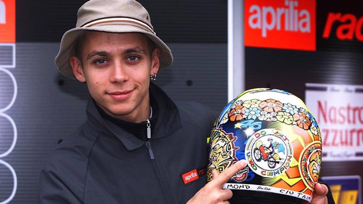 I caschi di Valentino Rossi, dall'esordio in Aprilia all'ultima stagione in Honda