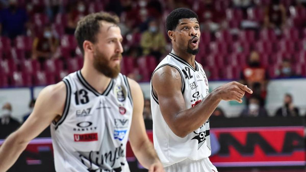 Milano dimentica il Barcellona, abbatte Venezia e raggiunge la Virtus in finale