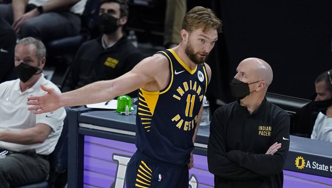 Nate Bjorkgren, 45 anni, con Domantas Sabonis. Ap 