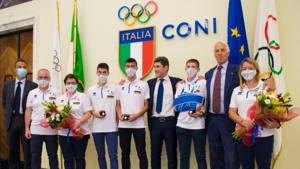 Gli iridati azzurri premiati al Coni. Malagò: "Presto ai Giochi"