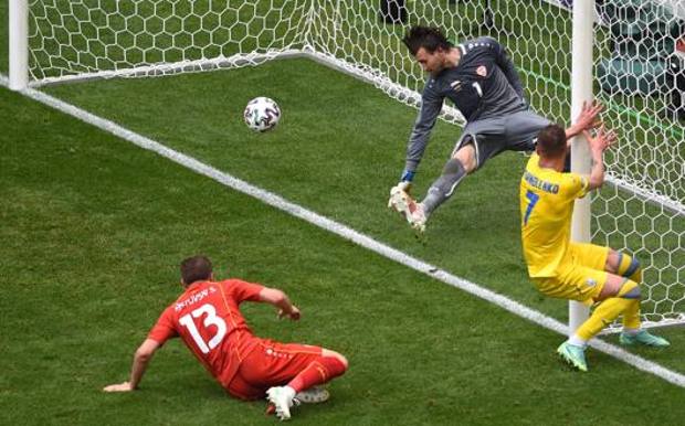 Il gol di Yarmolenko che ha sbloccato la partita. Epa Il gol di Yarmolenko che ha sbloccato la partita. Epa