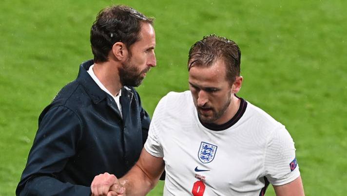 Kane esce sostituito da Southgate (EPA) Kane esce sostituito da Southgate (EPA)