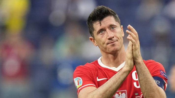 Robert Lewandowski, 32 anni (AP) Robert Lewandowski, 32 anni (AP)